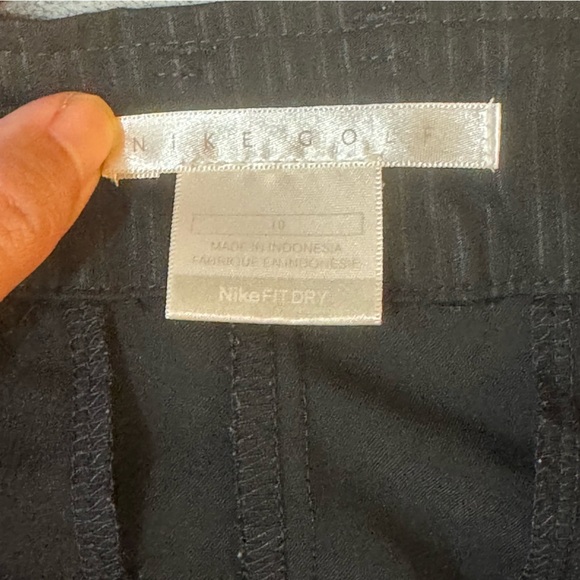 Nike Golf Shorts
#1025 - Picture 8 of 11